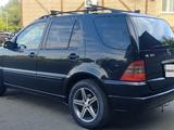 Mercedes-Benz ML 320 2002 годаүшін3 100 000 тг. в Семей – фото 4
