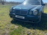 Mercedes-Benz E 230 1996 годаүшін2 000 000 тг. в Семей – фото 2