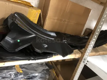 Подкрыльники на Toyota Camry за 7 000 тг. в Алматы – фото 11