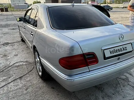Mercedes-Benz E 240 1997 года за 2 800 000 тг. в Кызылорда – фото 7