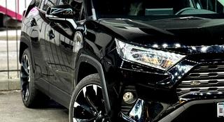 Toyota RAV4 2020 года за 16 800 000 тг. в Астана