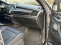 BMW X5 2018 года за 21 800 000 тг. в Алматы – фото 27