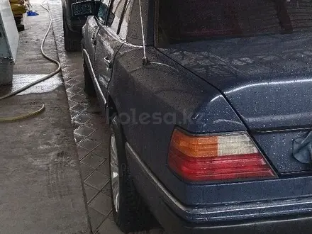 Mercedes-Benz E 230 1991 года за 1 500 000 тг. в Алматы – фото 12