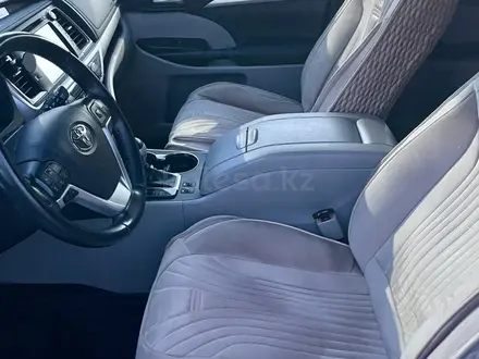 Toyota Highlander 2019 года за 15 000 000 тг. в Уральск – фото 13