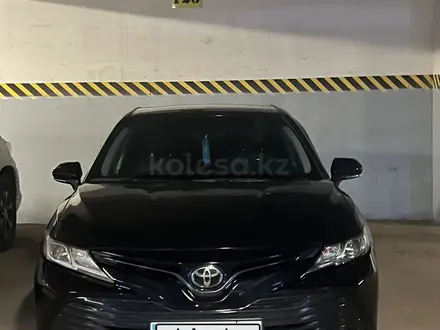 Toyota Camry 2020 года за 13 000 000 тг. в Астана – фото 9