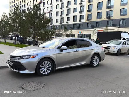 Toyota Camry 2018 года за 11 500 000 тг. в Астана