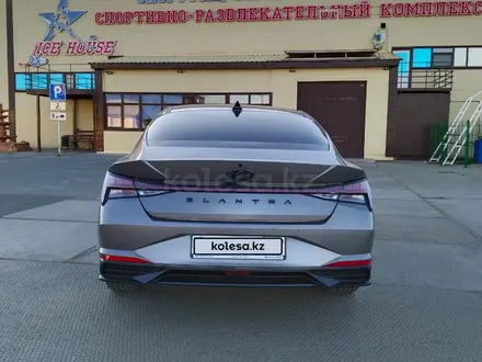 Hyundai Elantra 2023 года за 11 000 000 тг. в Уральск – фото 3