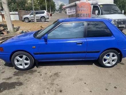 Mazda 323 1991 года за 400 000 тг. в Караганда – фото 2