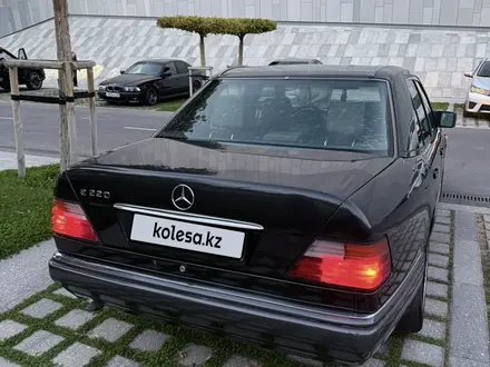 Mercedes-Benz E 220 1995 года за 1 900 000 тг. в Алматы – фото 5