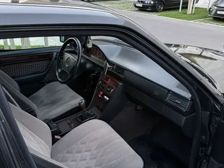 Mercedes-Benz E 220 1995 года за 1 900 000 тг. в Алматы – фото 8