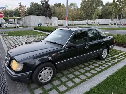 Mercedes-Benz E 220 1995 года за 1 900 000 тг. в Алматы – фото 7