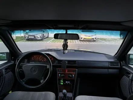 Mercedes-Benz E 220 1995 года за 1 900 000 тг. в Алматы – фото 9