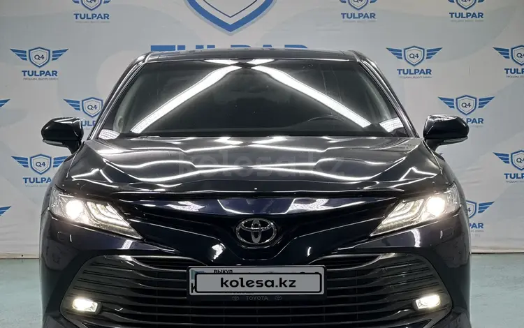 Toyota Camry 2019 года за 13 800 000 тг. в Астана