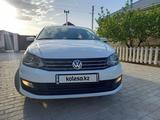 Volkswagen Polo 2015 года за 6 000 000 тг. в Актау – фото 2