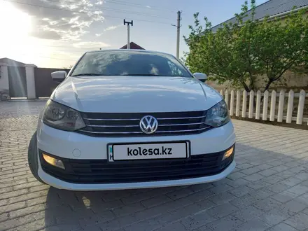 Volkswagen Polo 2015 года за 6 000 000 тг. в Актау – фото 2