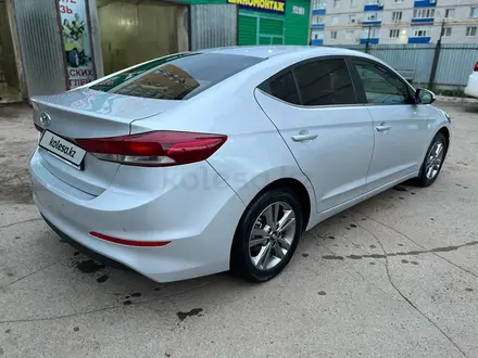 Hyundai Elantra 2018 года за 7 990 000 тг. в Уральск – фото 7