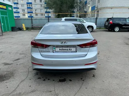 Hyundai Elantra 2018 года за 7 990 000 тг. в Уральск – фото 6
