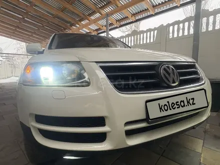 Volkswagen Touareg 2006 года за 6 000 000 тг. в Алматы – фото 11