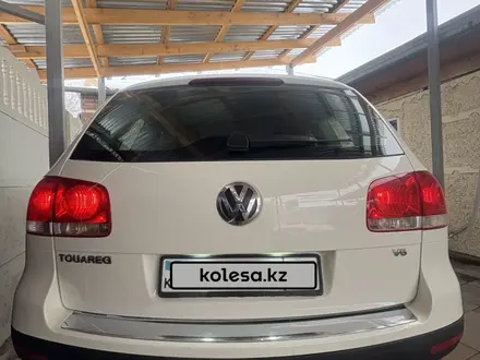 Volkswagen Touareg 2006 года за 6 000 000 тг. в Алматы – фото 12