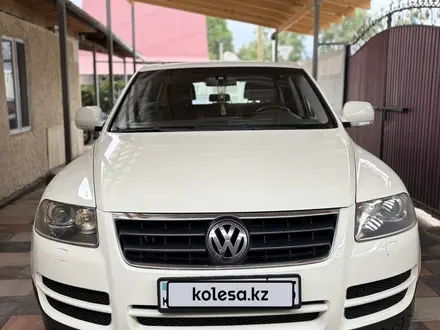 Volkswagen Touareg 2006 года за 6 000 000 тг. в Алматы