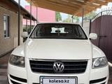 Volkswagen Touareg 2006 года за 5 900 000 тг. в Алматы – фото 5