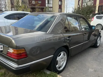 Mercedes-Benz E 230 1992 года за 1 800 000 тг. в Шымкент – фото 5