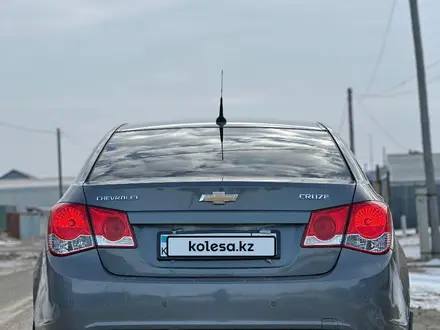 Chevrolet Cruze 2012 года за 4 300 000 тг. в Атырау – фото 21