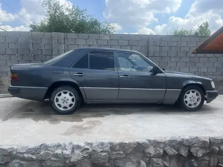 Mercedes-Benz E 230 1993 года за 1 000 000 тг. в Шымкент – фото 2