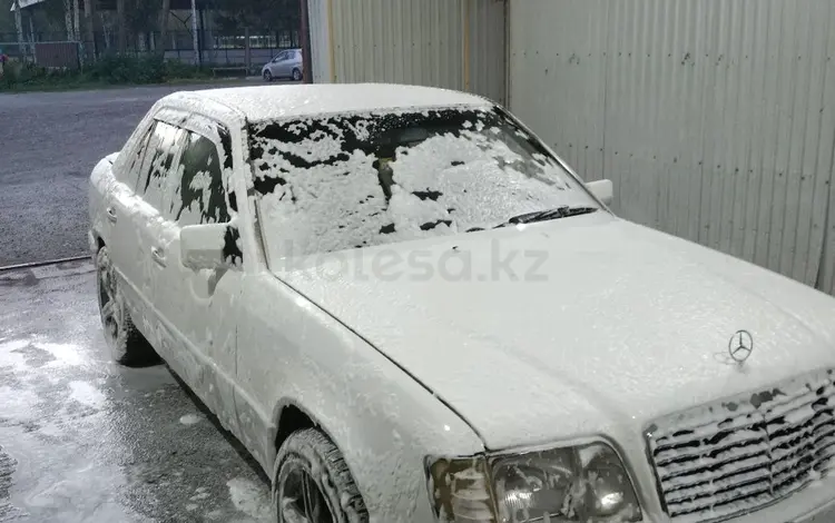 Mercedes-Benz E 300 1993 года за 1 700 000 тг. в Усть-Каменогорск