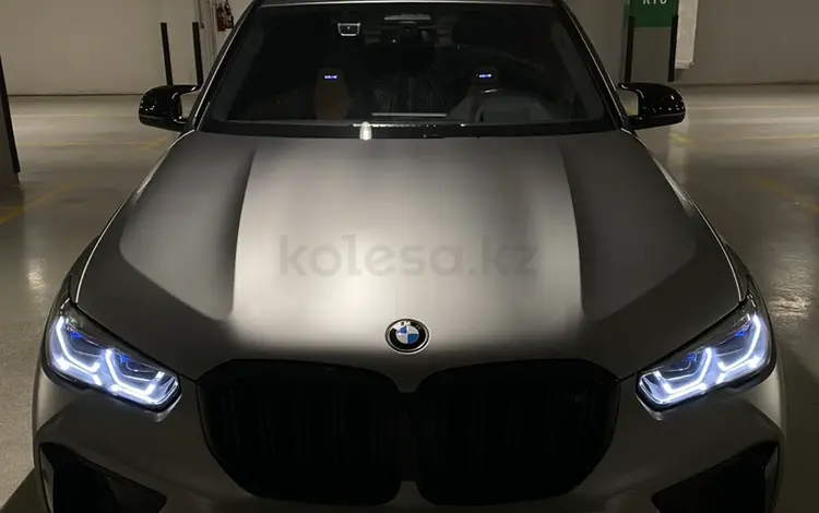 BMW X5 M 2022 года за 70 000 000 тг. в Астана