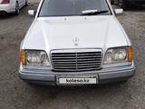 Mercedes-Benz E 220 1994 года за 2 200 000 тг. в Алматы