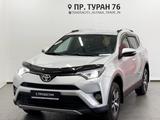 Toyota RAV4 2018 года за 11 450 000 тг. в Астана