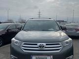 Toyota Highlander 2013 года за 10 000 000 тг. в Павлодар