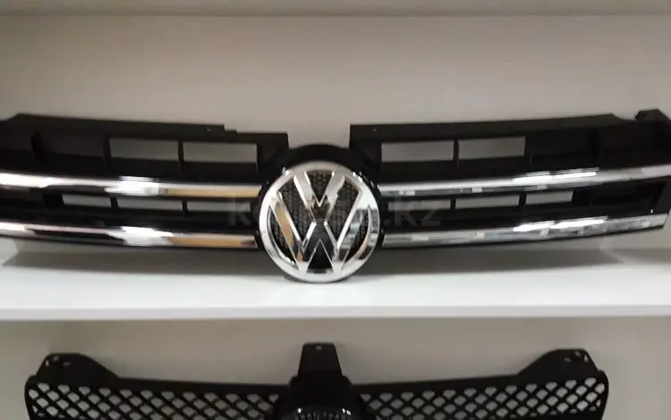 Решетка радиатора Volkswagen Touareg NFүшін50 000 тг. в Алматы
