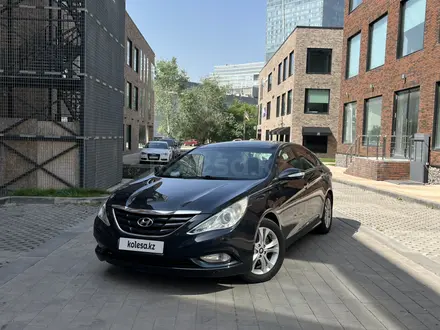 Hyundai Sonata 2011 года за 5 500 000 тг. в Астана – фото 2