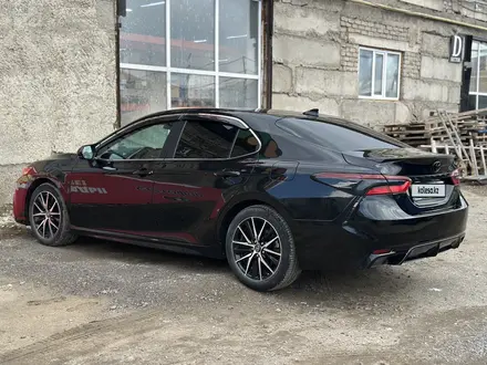 Toyota Camry 2020 года за 10 500 000 тг. в Актобе – фото 14