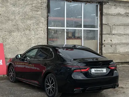 Toyota Camry 2020 года за 10 500 000 тг. в Актобе – фото 5