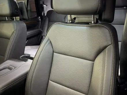 Chevrolet Tahoe 2022 года за 42 500 000 тг. в Алматы – фото 13