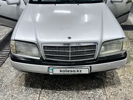 Mercedes-Benz C 180 1996 года за 1 400 000 тг. в Шарбакты – фото 2