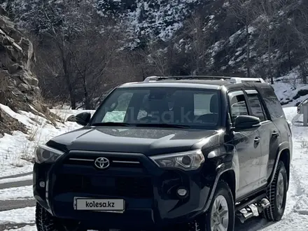 Toyota 4Runner 2022 года за 22 900 000 тг. в Алматы