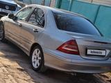 Mercedes-Benz C 180 2004 года за 3 000 000 тг. в Костанай – фото 4