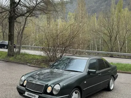 Mercedes-Benz E 280 1997 года за 2 600 000 тг. в Алматы