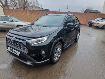 Toyota RAV4 2022 года за 19 000 000 тг. в Павлодар