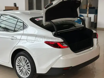 Toyota Camry Elegance eCVT 2025 года за 20 790 000 тг. в Алматы – фото 9