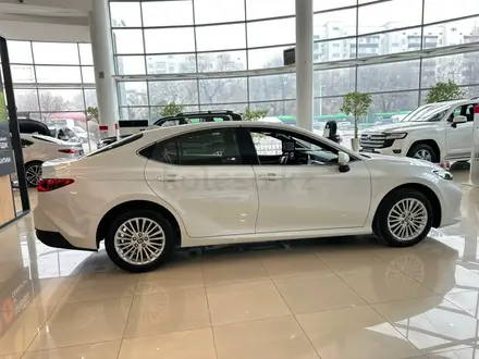Toyota Camry Elegance eCVT 2025 года за 20 790 000 тг. в Алматы – фото 5