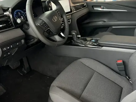 Toyota Camry Elegance eCVT 2025 года за 20 790 000 тг. в Алматы – фото 13