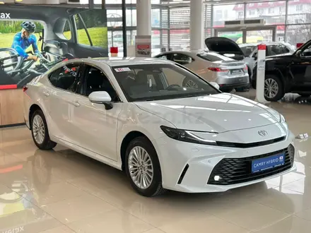 Toyota Camry Elegance eCVT 2025 года за 20 790 000 тг. в Алматы – фото 3