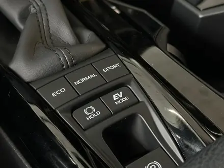 Toyota Camry Elegance eCVT 2025 года за 20 790 000 тг. в Алматы – фото 19