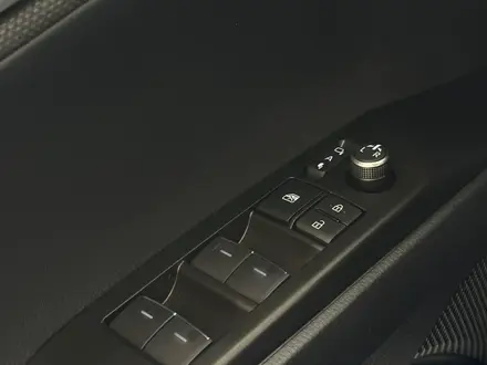 Toyota Camry Elegance eCVT 2025 года за 20 790 000 тг. в Алматы – фото 21
