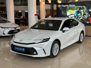 Toyota Camry Elegance eCVT